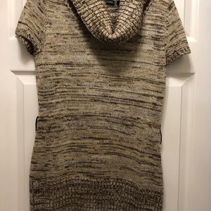 Woman’s Long Cowl-Neck Sweatet